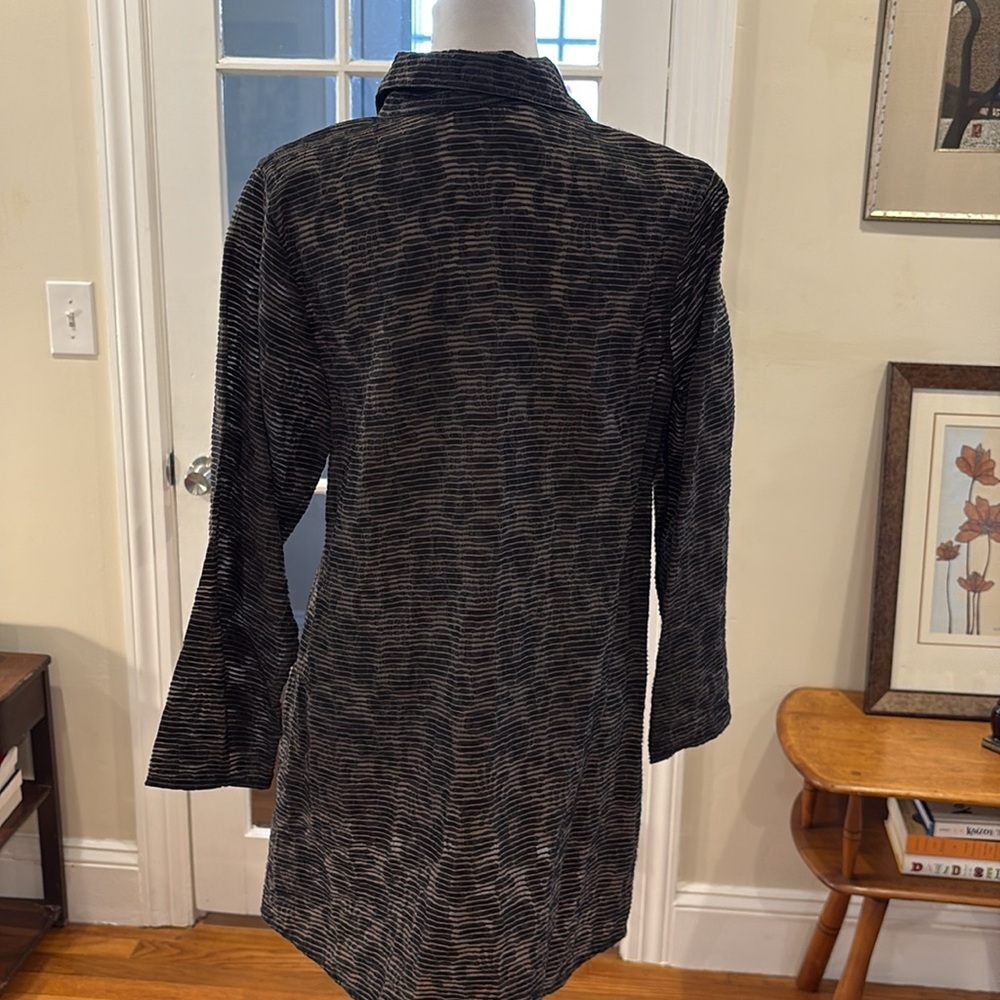 Habitat Black Striped Button Down Top. Size M - Picture 5 of 8
